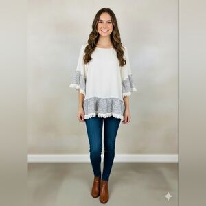 Umgee Boho Revival Womens Size Small Blue Floral Fringe Hem